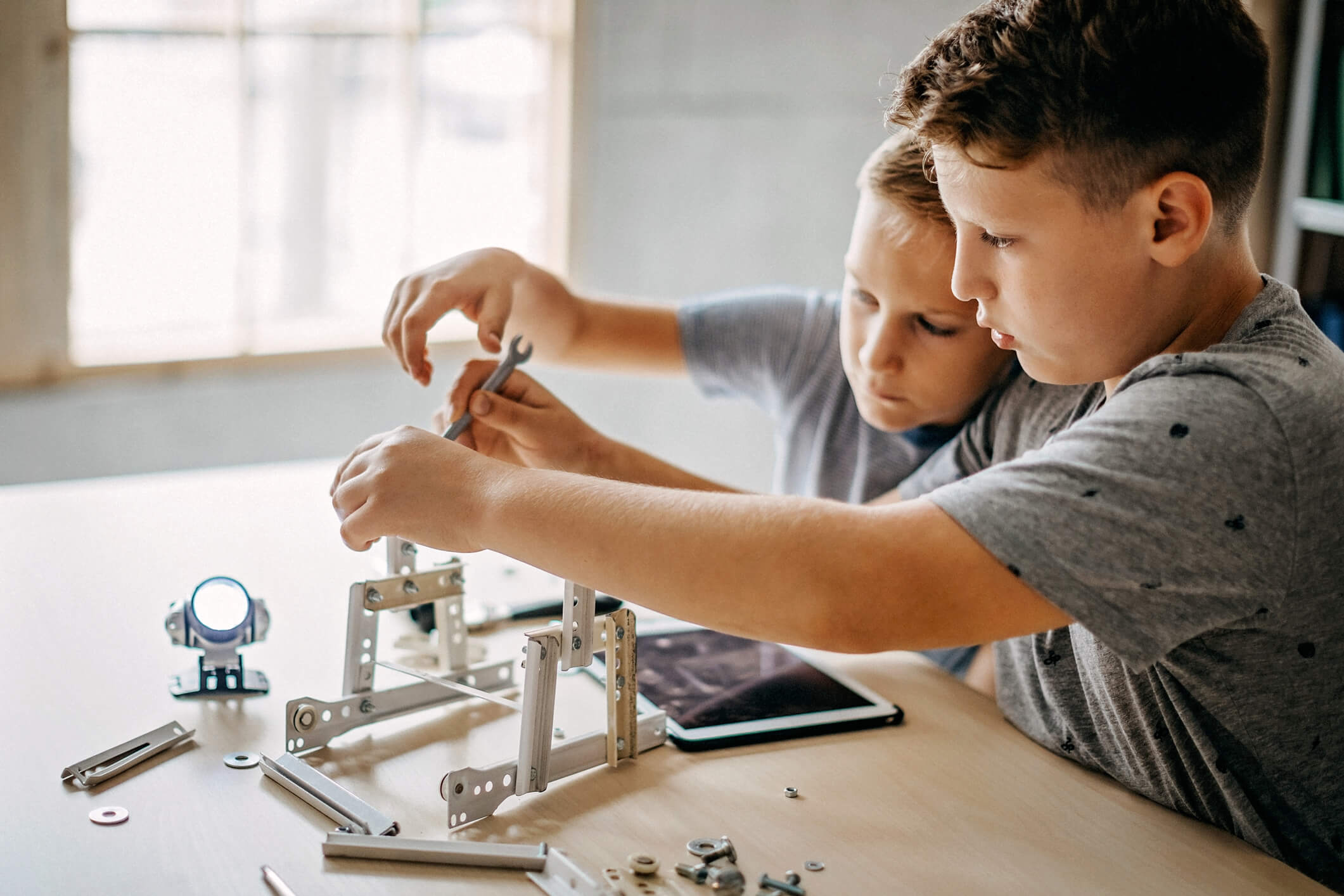 4 motivos para seu filho estudar robótica na escola